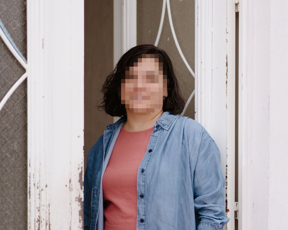 Carmen pri vratih.